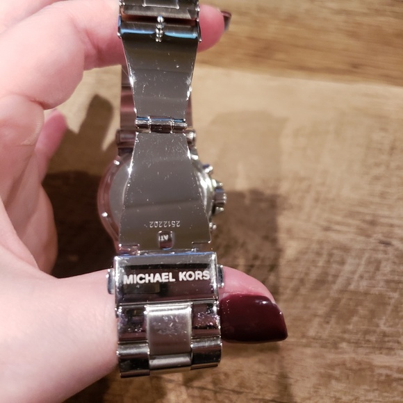 Michael Kors silver watch MK5385 - Picture 6 of 8